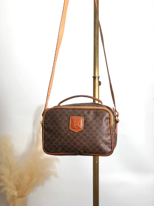 Seasonal Clearance CELINE Macadam Blason Two-way Handbag Shoulder bag Brown Vintage 8rtyi2 Must-Have Bags At Irresistible Discounts Seasonal Clearance CELINE Macadam Blason Two-way Handbag Shoulder bag Brown Vintage 8rtyi2 Must-Have Bags At Irresistible Discounts