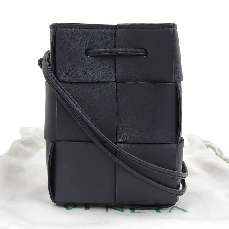 Limited Styles Bottega Veneta Maxi Intrecciato Cassette Mini Crossbody Bucket Bag Chic Shoulder Bags At Promotional Rates Limited Styles Bottega Veneta Maxi Intrecciato Cassette Mini Crossbody Bucket Bag Chic Shoulder Bags At Promotional Rates