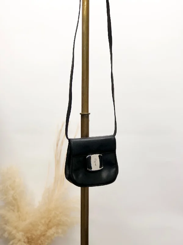 Fashion Deal Salvatore Ferragamo Vala Small Shoulder bag Black Vintage gme78s Luxury Handbags, Budget-Friendly Fashion Deal Salvatore Ferragamo Vala Small Shoulder bag Black Vintage gme78s Luxury Handbags, Budget-Friendly