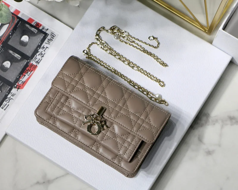Bags For Sporty And Athletic Styles LCE - DOR Bags - 383 Limited-Stock Handbag Sale For A Stylish Look Bags For Sporty And Athletic Styles LCE - DOR Bags - 383 Limited-Stock Handbag Sale For A Stylish Look
