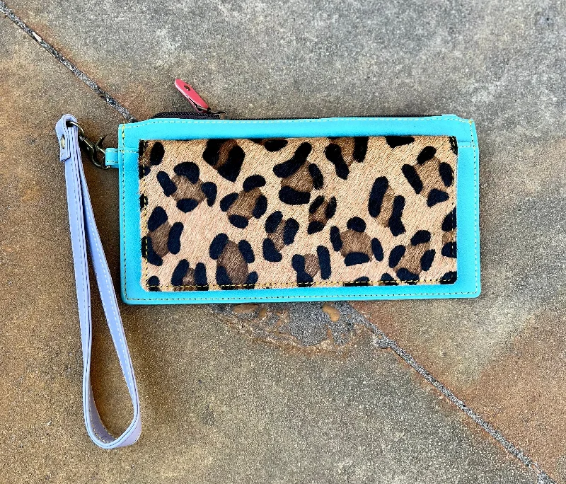 Aria Leather Wallet Wristlet- 3 Colors Trendy And Timeless Handbags Now On Sale