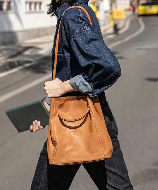 Elegant Caramel Large Capacity Calf Leather Messenger Bag Exclusive Bag Deals – Perfect For Any Occasion Elegant Caramel Large Capacity Calf Leather Messenger Bag Exclusive Bag Deals – Perfect For Any Occasion