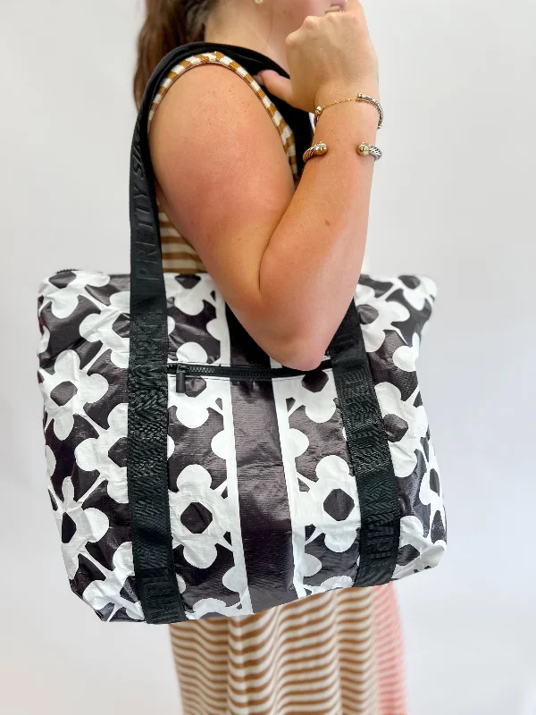 Kona Cove Beach Zipper Tote Bag Medium-Clover Black/White Statement Bags, Shop Today